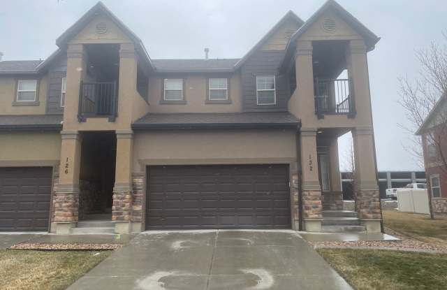 Huge End-Unit Townhouse in Saratoga Springs! photos photos