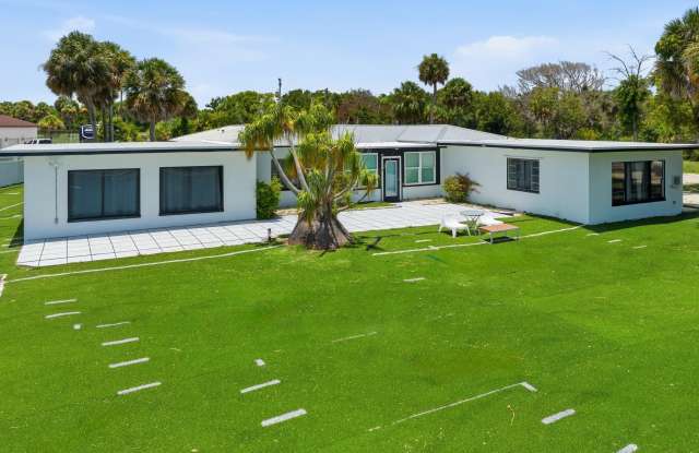 6003 S INDIAN RIVER Drive Gallery 3