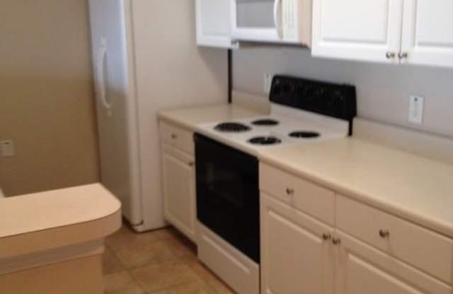 1429 Villa Capri Cir., Unit 303 Gallery 2
