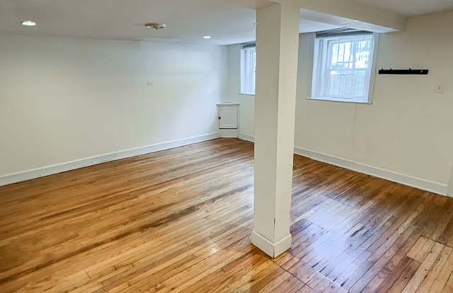 3309 N Southport Gallery 2