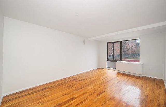 150 Featherbed Ln Apt 7H Gallery 1