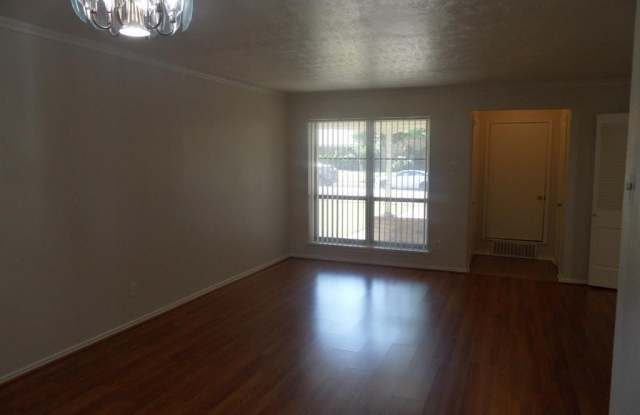 7044 Kingsbury Drive Gallery 3