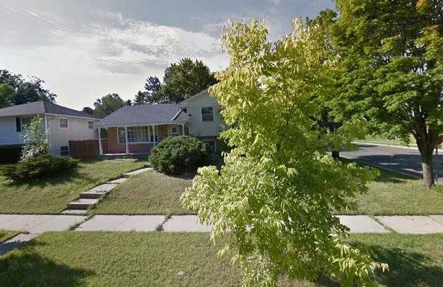 2150 Edgebrook Avenue Gallery 2