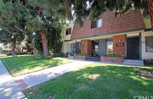 14807 Condon Ave Unit 215 - 14807 Condon Avenue, Lawndale, CA 90260