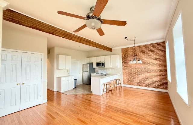 204 S Patterson Park Avenue Gallery 1