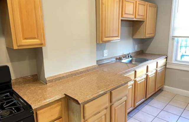 Lovely Two Bedroom!!! Gallery 3