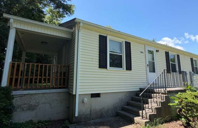 Charming Duplex Near Downtown Blacksburg photos photos