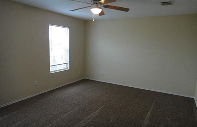 6101 Saddlebak Lane Gallery 4