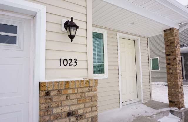 3 Bed 2 Bath Twin Home Gallery 3
