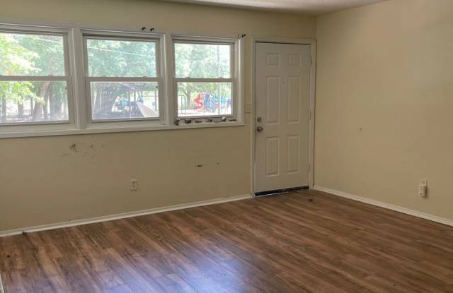 Huge Home Across from the Park! Gallery 3