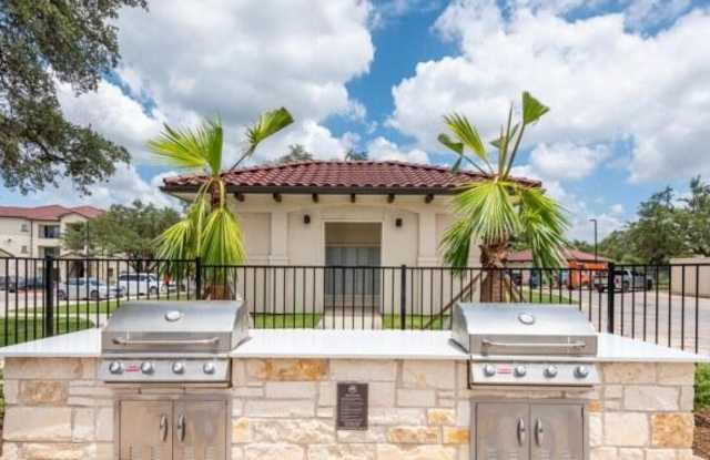 9289 N Lake Creek Pky Gallery 4