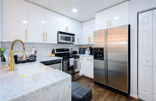 2212 Coral Reef Ct - 2212 Coral Reef Court, Dania Beach, FL 33312 2212 Coral Reef Ct - 2212 Coral Reef Court, Dania Beach, FL 33312