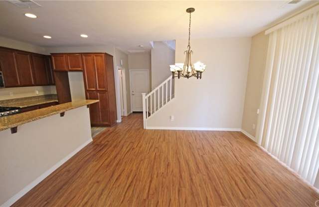 14562 Rochester Avenue Gallery 4