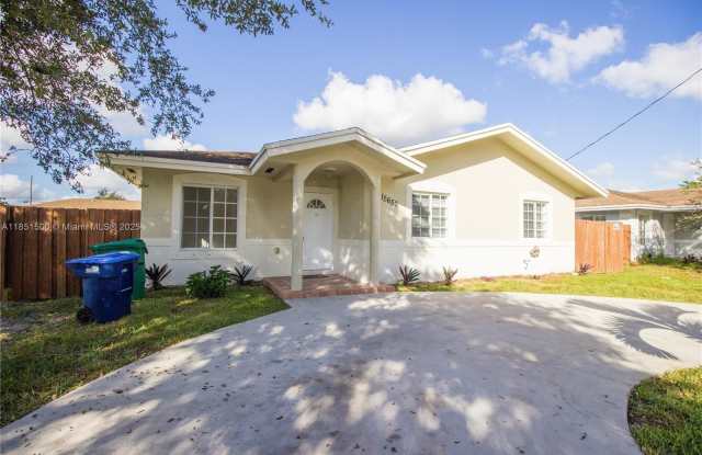 15650 NW 39th Ct photos photos