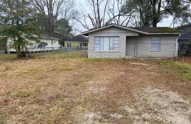 House For Rent 435 S Beech St Kountze, TX 77625 photos photos