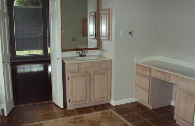 603 Rockcrossing Lane Gallery 4