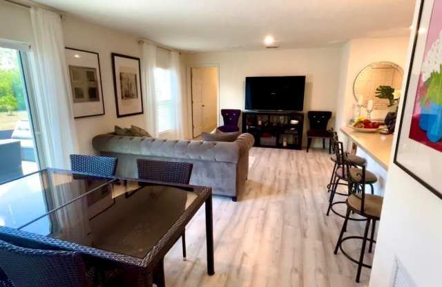 1348 SE BAYHARBOR Street Gallery 4