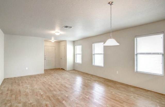 7606 Cypress Vine Gallery 3