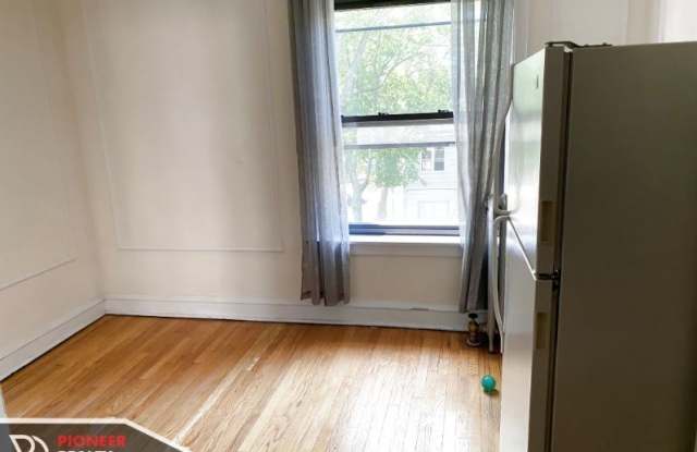 1950 W Wilson Ave 3Y Gallery 2