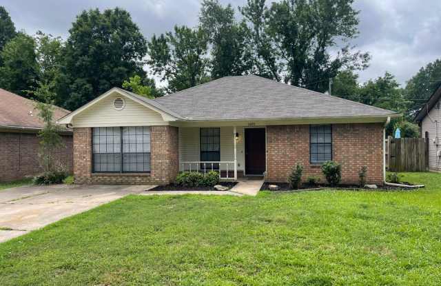 1609 Rushing Circle, Conway AR 72032 - Nice and affordable 3br 2ba near Hendrix College Gallery 1
