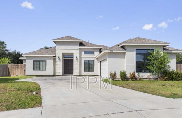 1622 Helena photos photos