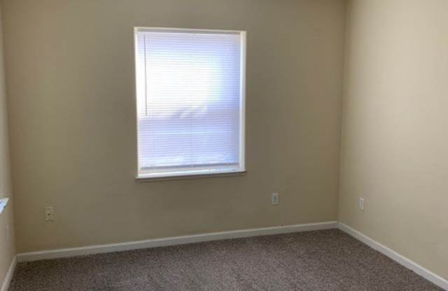Spacious 2 Bedroom Upstairs Condo photos photos