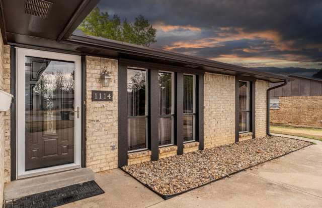 3 Bedroom Rental with Gameroom! Gallery 3