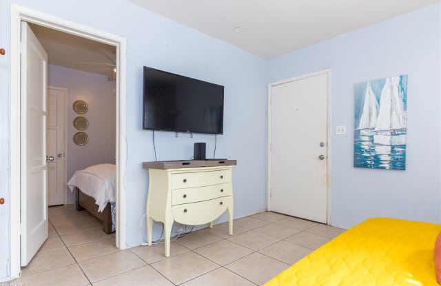 834 Island Ct Gallery 4
