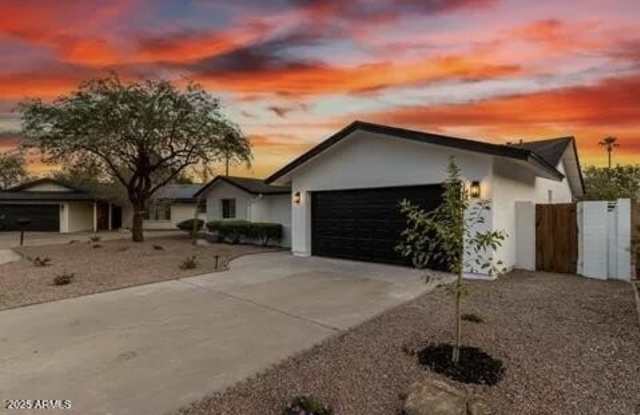 8737 E Fairmount Avenue - 8737 East Fairmount Avenue, Scottsdale, AZ 85251