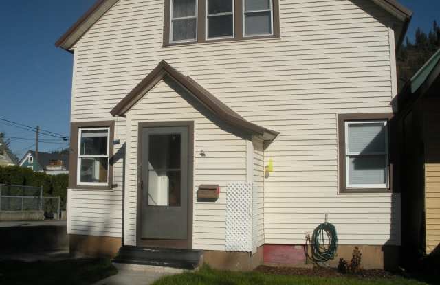 Super cute house in Wallace near the school! photos photos