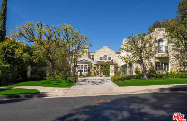 2387 Stratford Cir Gallery 2