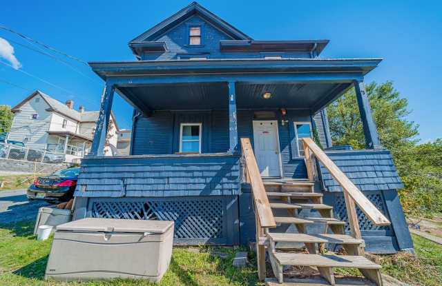 5 Bedroom/ 2 Bathroom House - Downtown Available - 06/04/2026 photos photos