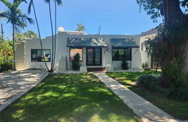 241 Palmetto Dr photos photos