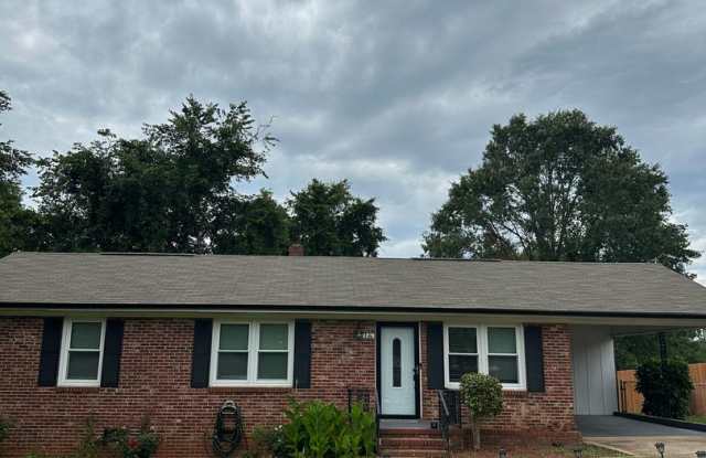 3 Bed 1.5 Bath 10 Minutes from downtown! photos photos