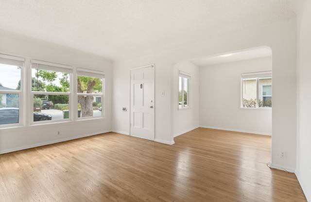 7869 Croydon Avenue Gallery 3