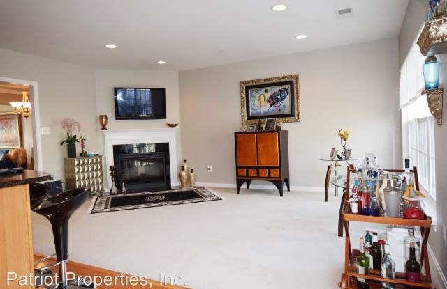 19267 Winmeade Dr Gallery 3
