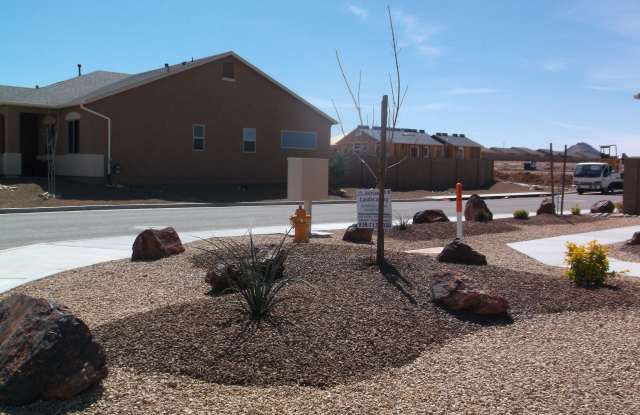 5720 N Hudson Court Gallery 2