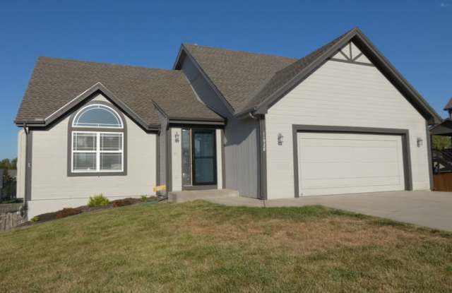 11928 North Tracy Avenue - 11928 North Tracy Avenue, Kansas City, MO 64155