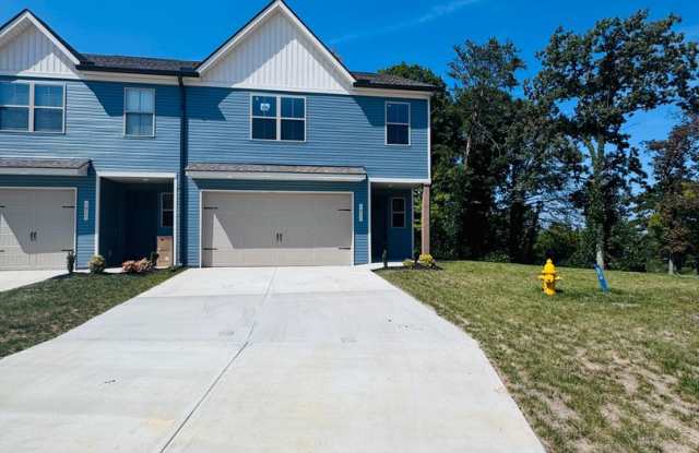 ONE-MONTH FREE RENT Move-Incentitive!!! 3bd Marigold floorpan in Bennett Village Gallery 1