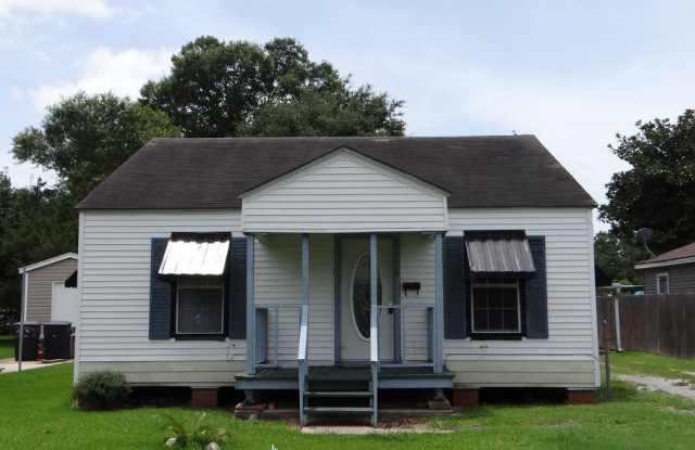 3801 Stuart Ave., Grove, TX 77619 photos photos