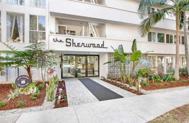 8430 de Longpre photos photos