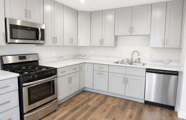 Remodeled Spacious 2BR/2BA in NoHo – Quiet 2nd Floor, Central A/C, 2 Parking Spaces photos photos