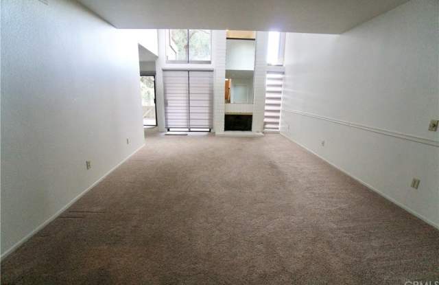 429 Thunderbird Court Gallery 2