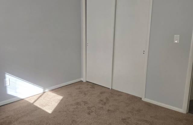 2 bedrooms, 1 bathroom, 1st floor Gallery 4