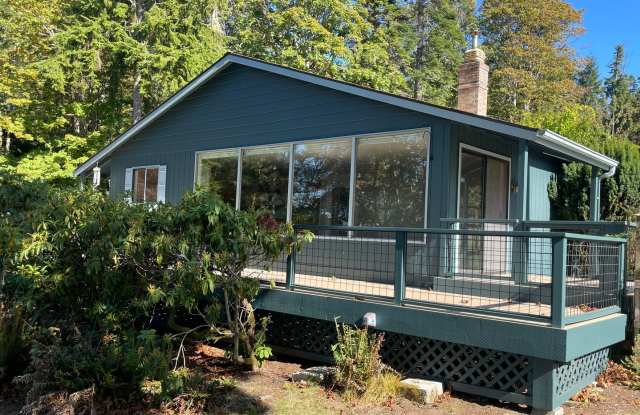 "The Bluff House on Admiralty Way" photos photos
