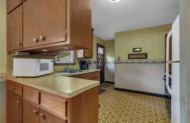 1880 7th St photos photos