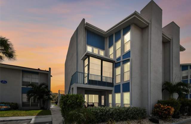 315 MEDALLION BOULEVARD photos photos