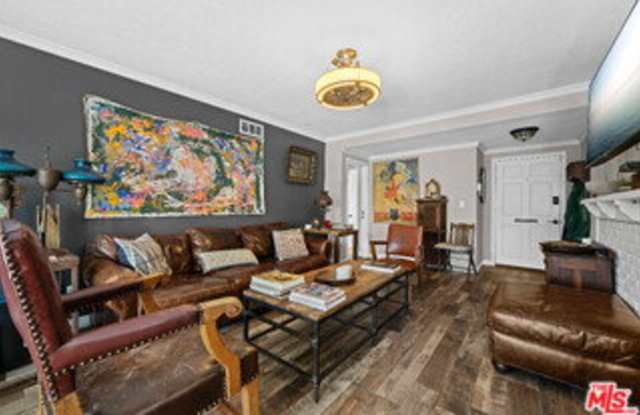 19540 Gilmore Street Gallery 2