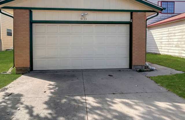 $0 DEPOSIT OPTION. CENTRALLY LOCATED 4 BEDROOM SPLIT LEVEL HOME IN WESTMINSTER! - 9133 Meade Street, Westminster, CO 80031