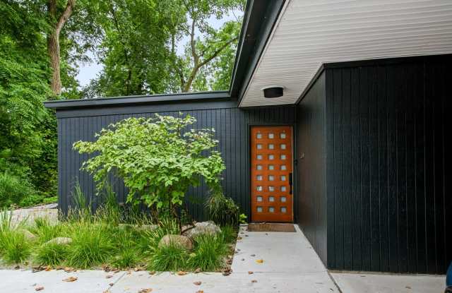 600 Hill Street Gallery 4